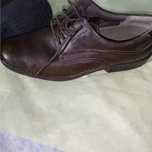 Clarks | Shoes | Clarks Brown Leather Oxfords With Classic  display picture 1